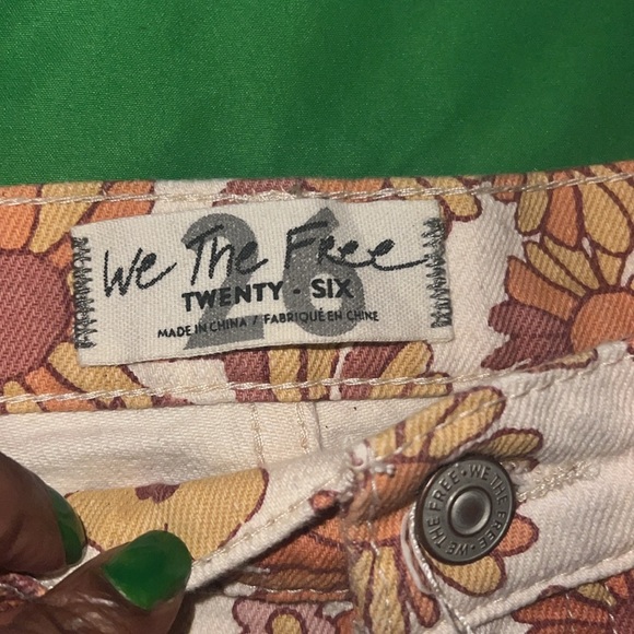 We The Free High Waist Cream and Orange Floral Shorts size 26 - Picture 6 of 8